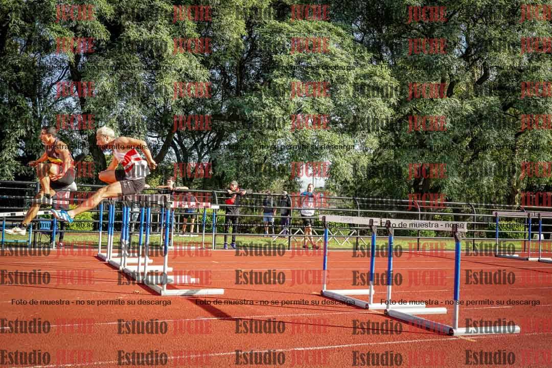 Fotos de los 110 m con vallas de varones - decatlón 6