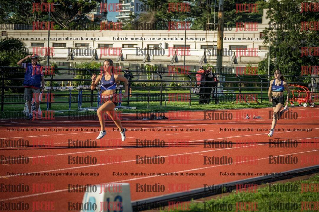 Fotos de los 295 m con vallas de mujeres