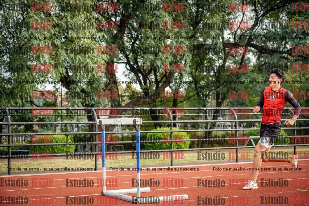 Fotos de los 110 m con vallas de varones - decatlón 6