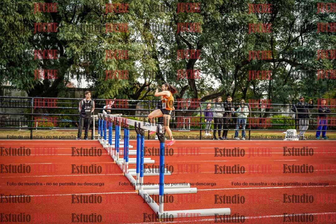 Fotos de los 100 m con vallas de mujeres - heptatlón 1