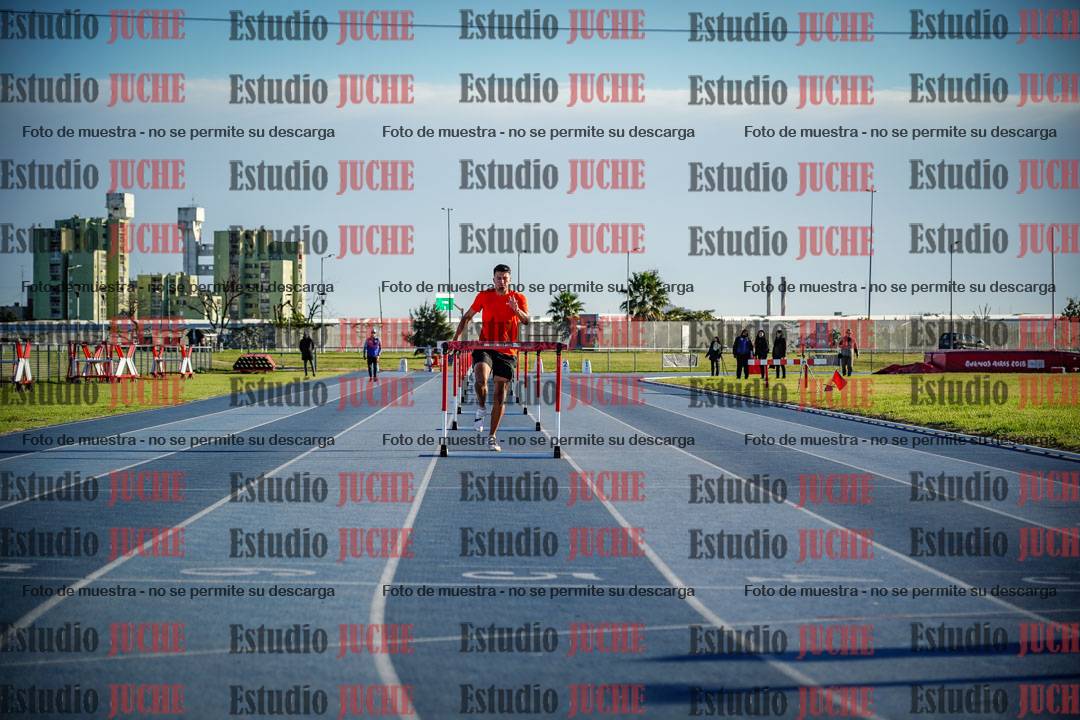 Fotos de los 110 m con vallas de varones - decatlón 6