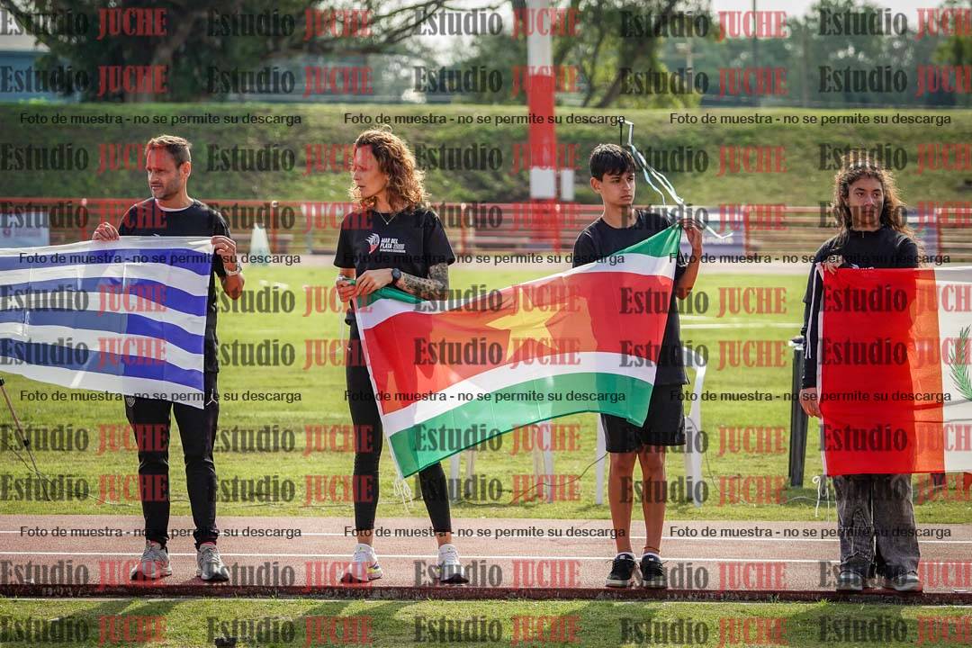 Fotos de algunos extras y podios del día 1