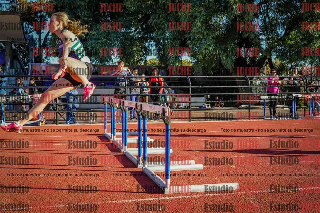 Fotos de los 80 m con vallas de mujeres - U16