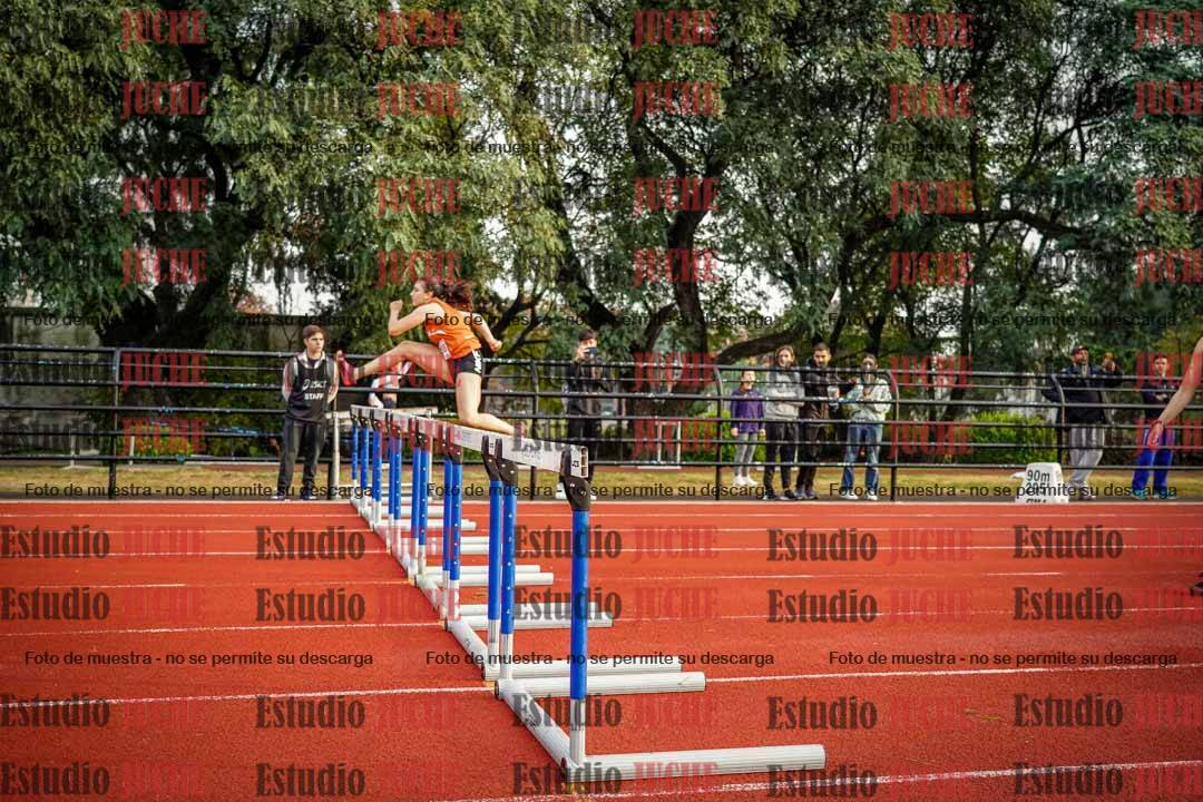 Fotos de los 100 m con vallas de mujeres - heptatlón 1