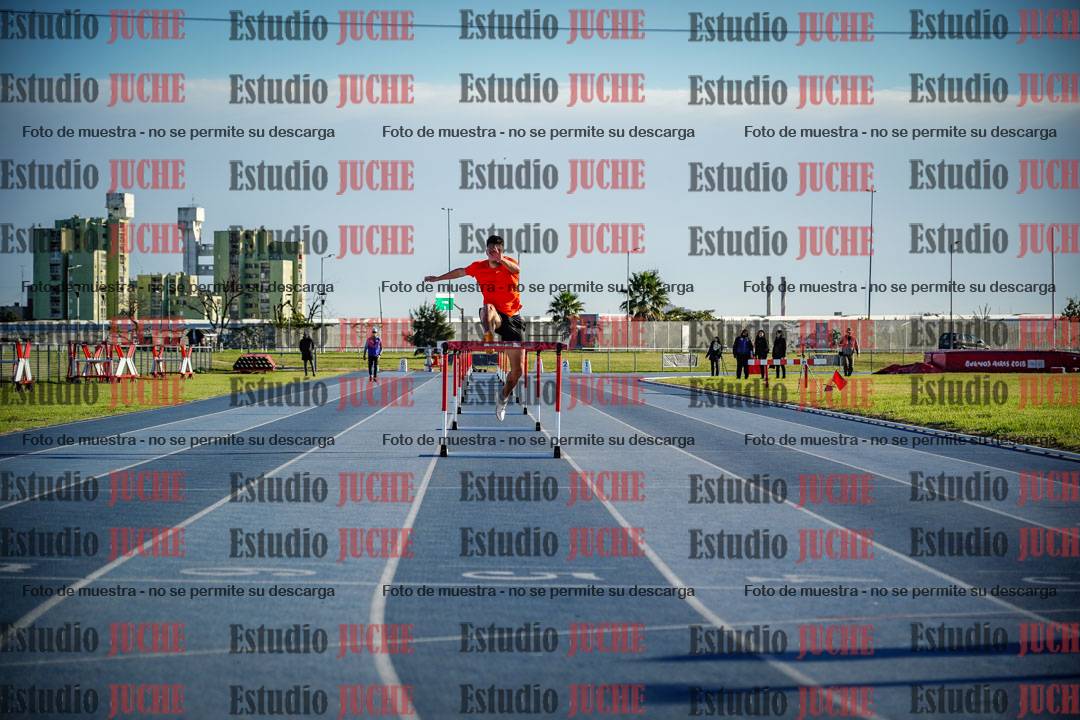 Fotos de los 110 m con vallas de varones - decatlón 6