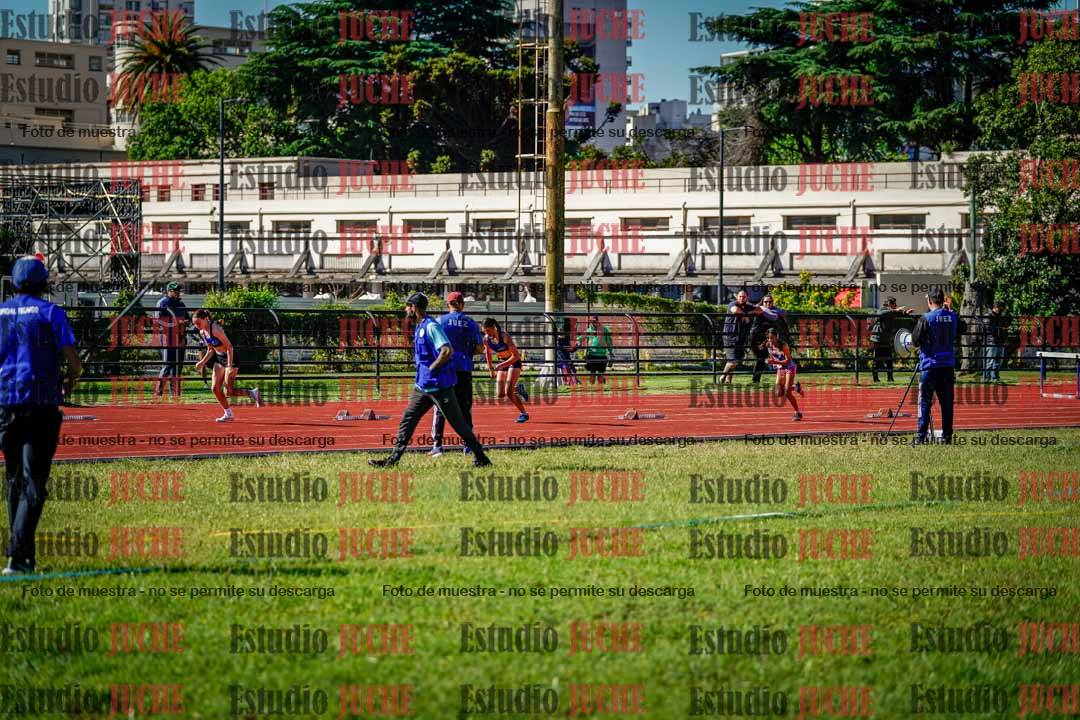 Fotos de los 295 m con vallas de mujeres