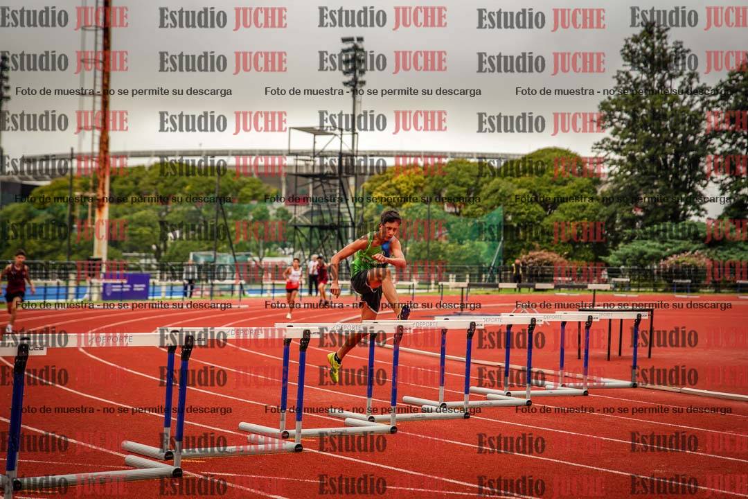 Fotos de los 295 m con vallas de varones