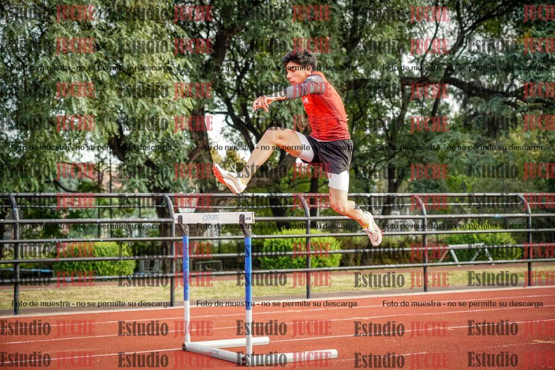 Fotos de los 110 m con vallas de varones - decatlón 6
