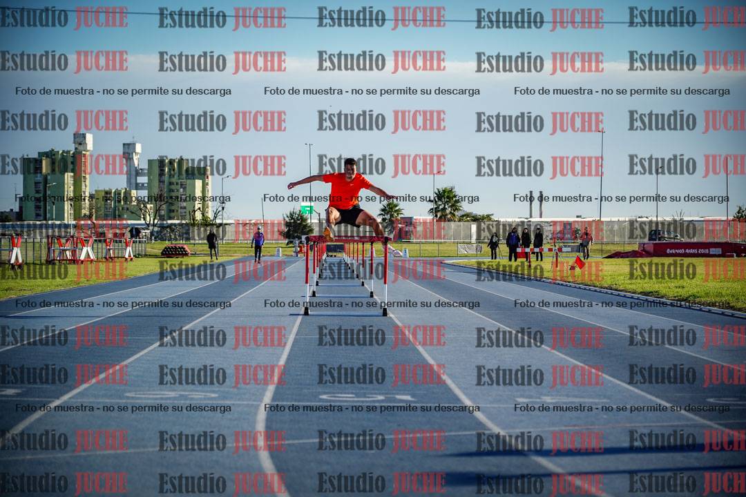 Fotos de los 110 m con vallas de varones - decatlón 6