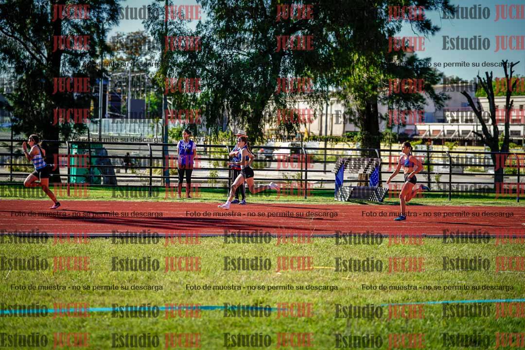 Fotos de los 295 m con vallas de mujeres