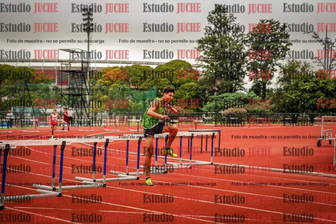 Fotos de los 295 m con vallas de varones