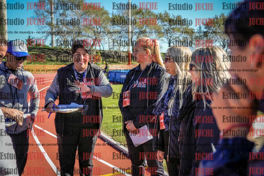 Fotos de algunos extras y podios del día 2