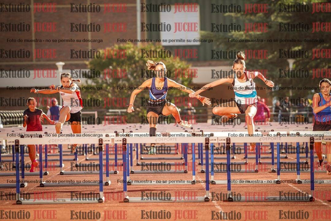 Fotos de los 80 m con vallas de mujeres - U16