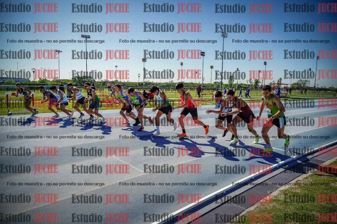 Fotos de los 5000 m de mujeres y varones - serie 1