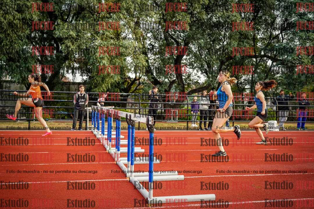 Fotos de los 100 m con vallas de mujeres - heptatlón 1