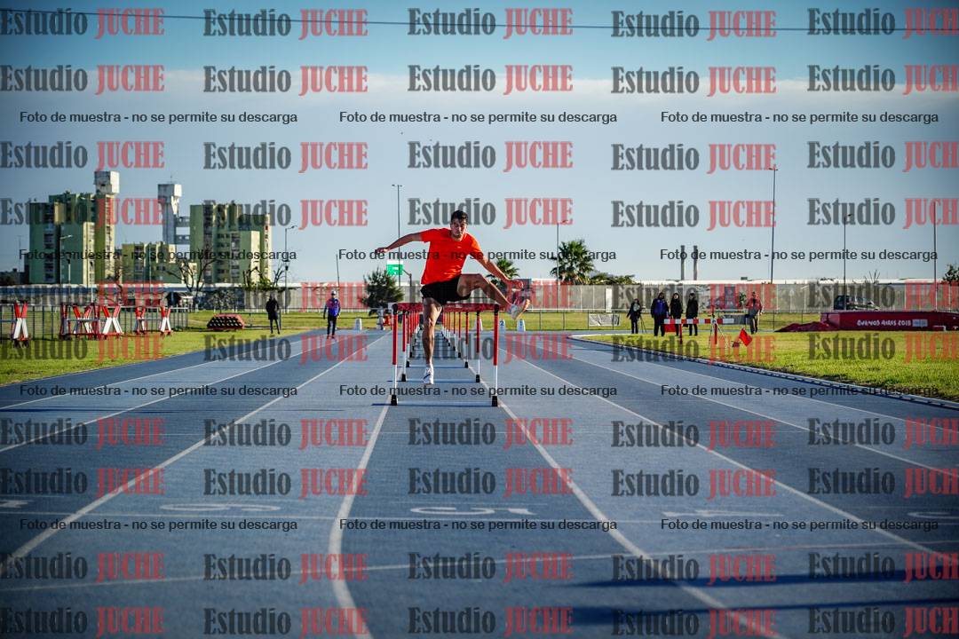 Fotos de los 110 m con vallas de varones - decatlón 6