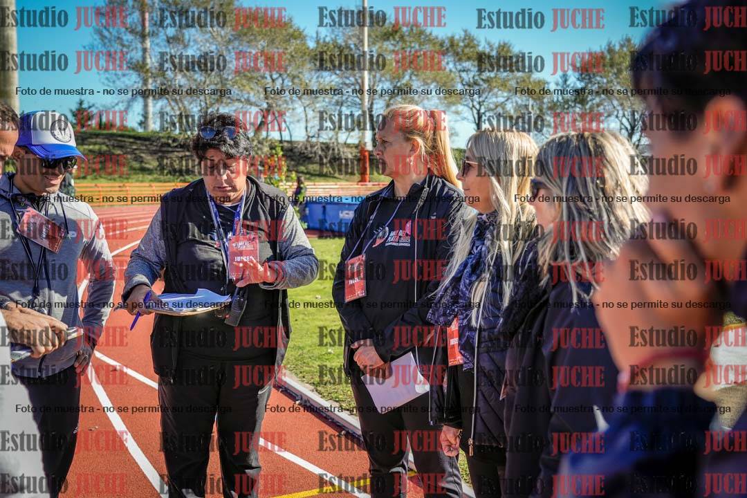Fotos de algunos extras y podios del día 2