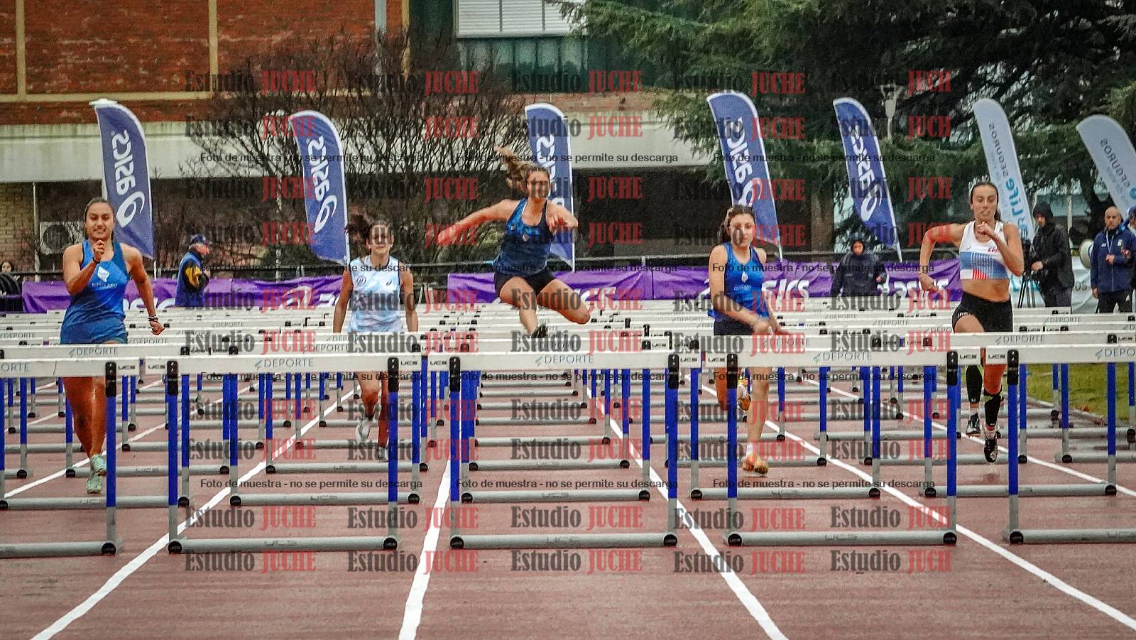 Fotos de los 100 m con vallas de mujeres - heptatlón 1