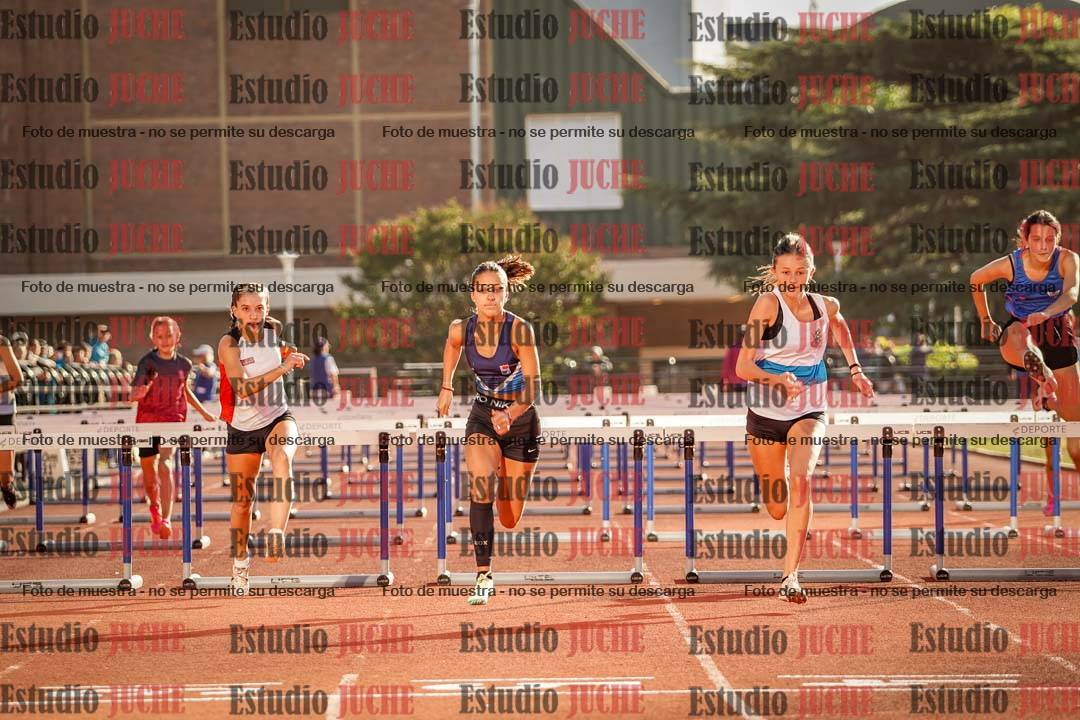 Fotos de los 80 m con vallas de mujeres - U16