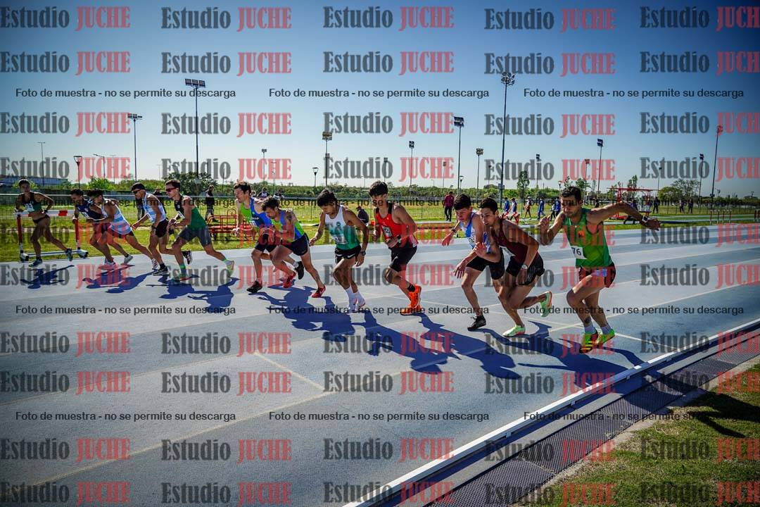 Fotos de los 5000 m de mujeres y varones - serie 1