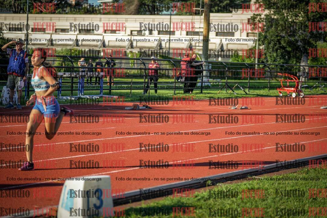 Fotos de los 295 m con vallas de mujeres