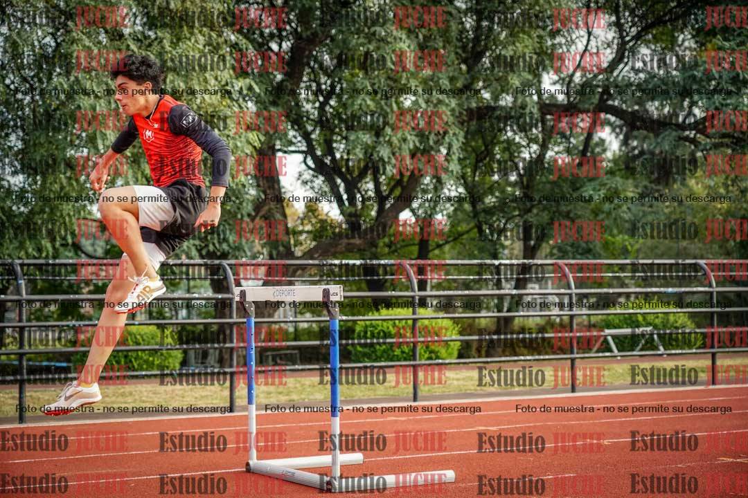 Fotos de los 110 m con vallas de varones - decatlón 6
