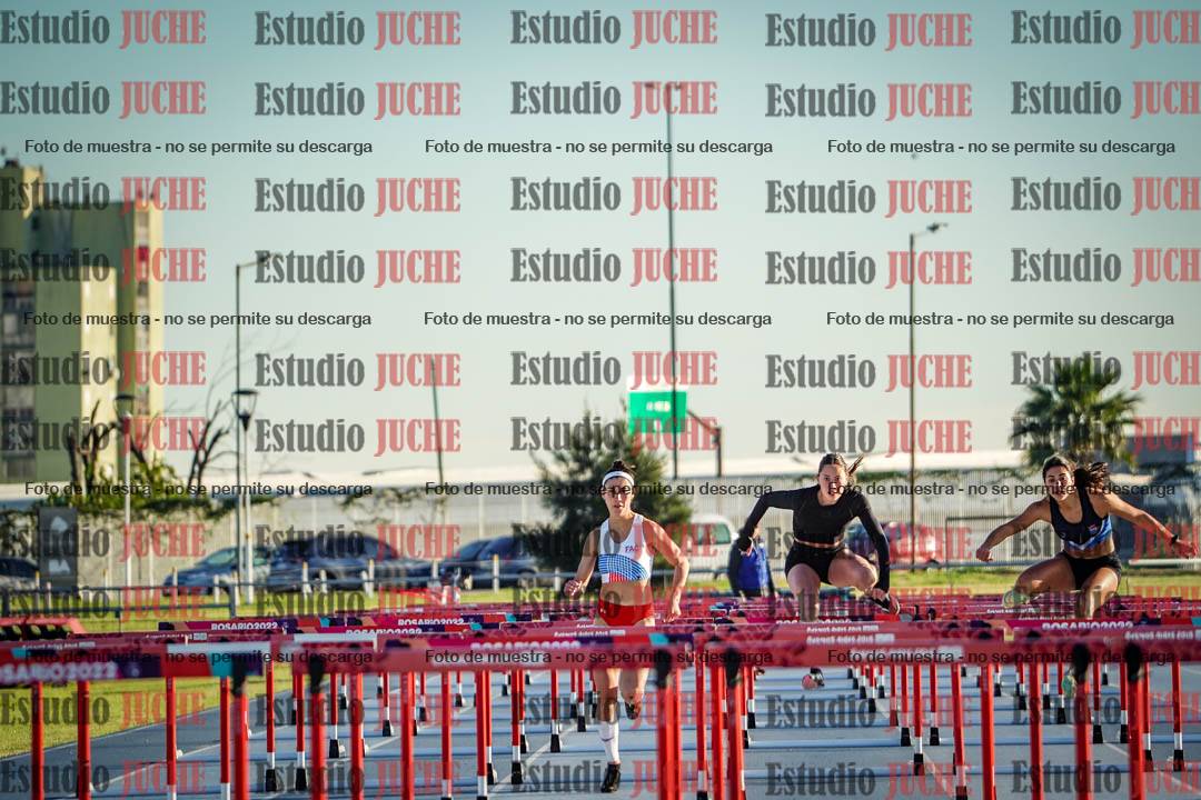 Fotos de los 100 m con vallas de mujeres - heptatlón 1