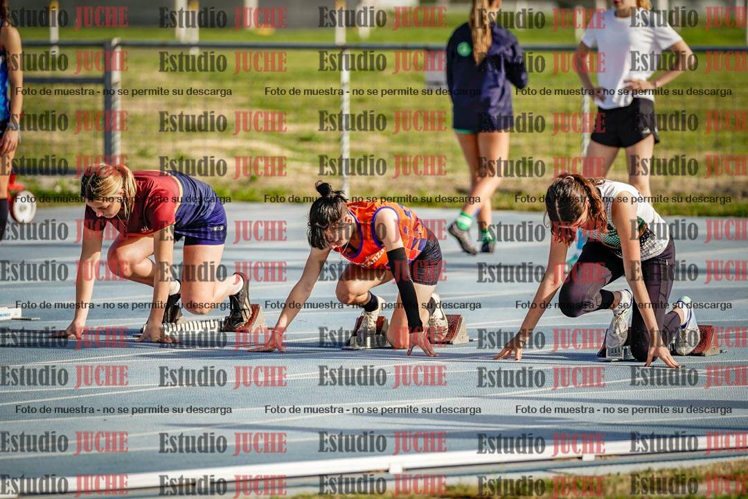 Fotos de los 100 m con vallas de mujeres - heptatlón 1