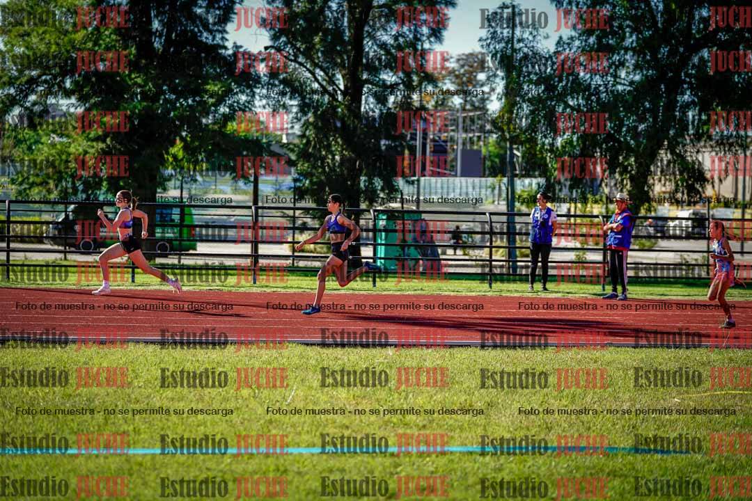 Fotos de los 295 m con vallas de mujeres