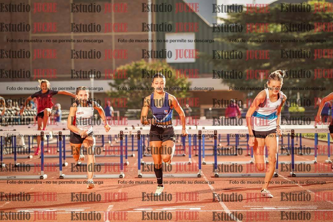 Fotos de los 80 m con vallas de mujeres - U16