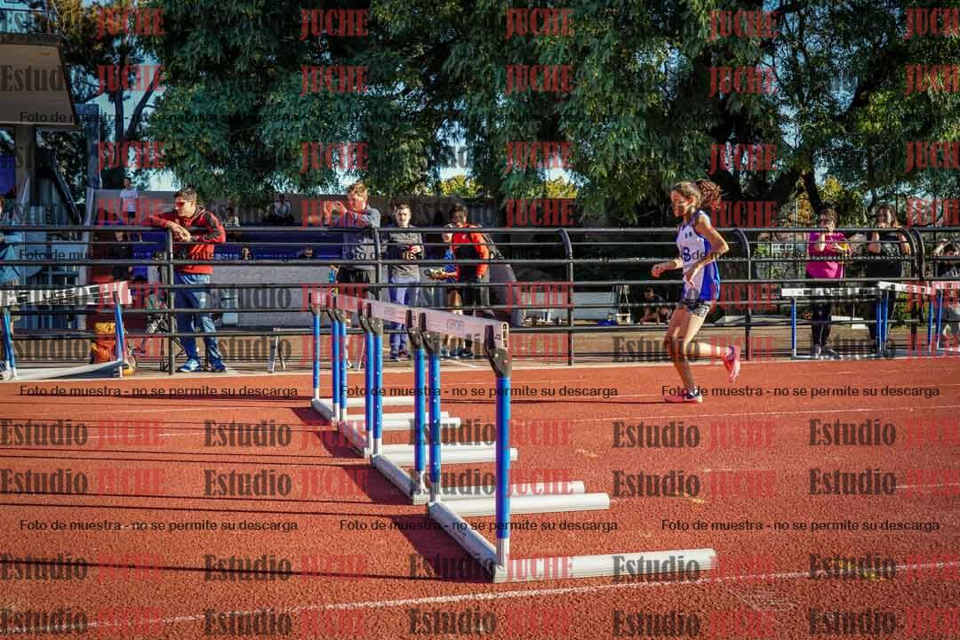 Fotos de los 80 m con vallas de mujeres - U16