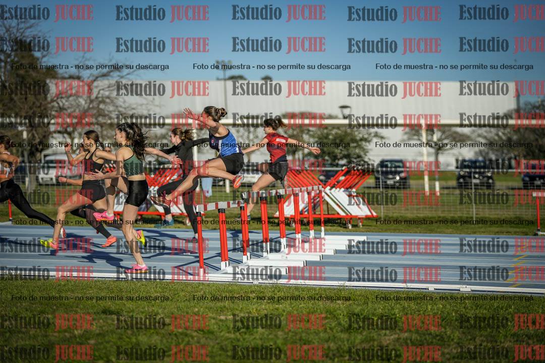 Fotos de los 100 m con vallas de mujeres