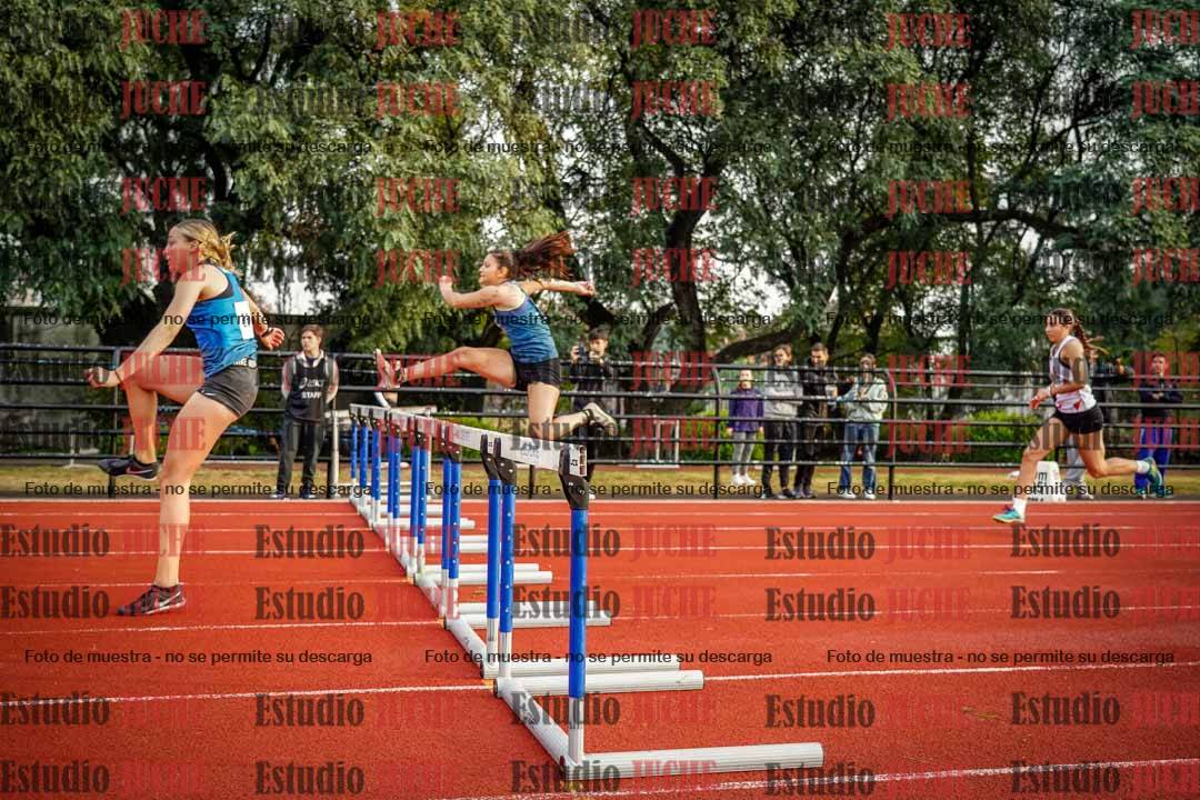 Fotos de los 100 m con vallas de mujeres - heptatlón 1