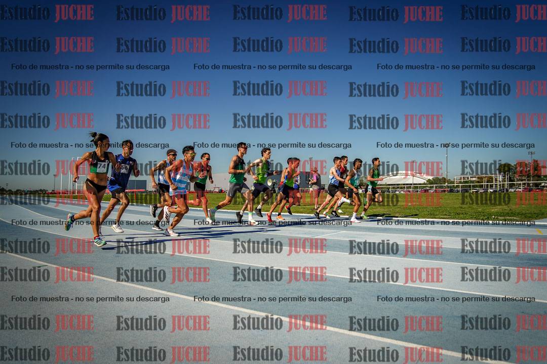 Fotos de los 5000 m de mujeres y varones - serie 1