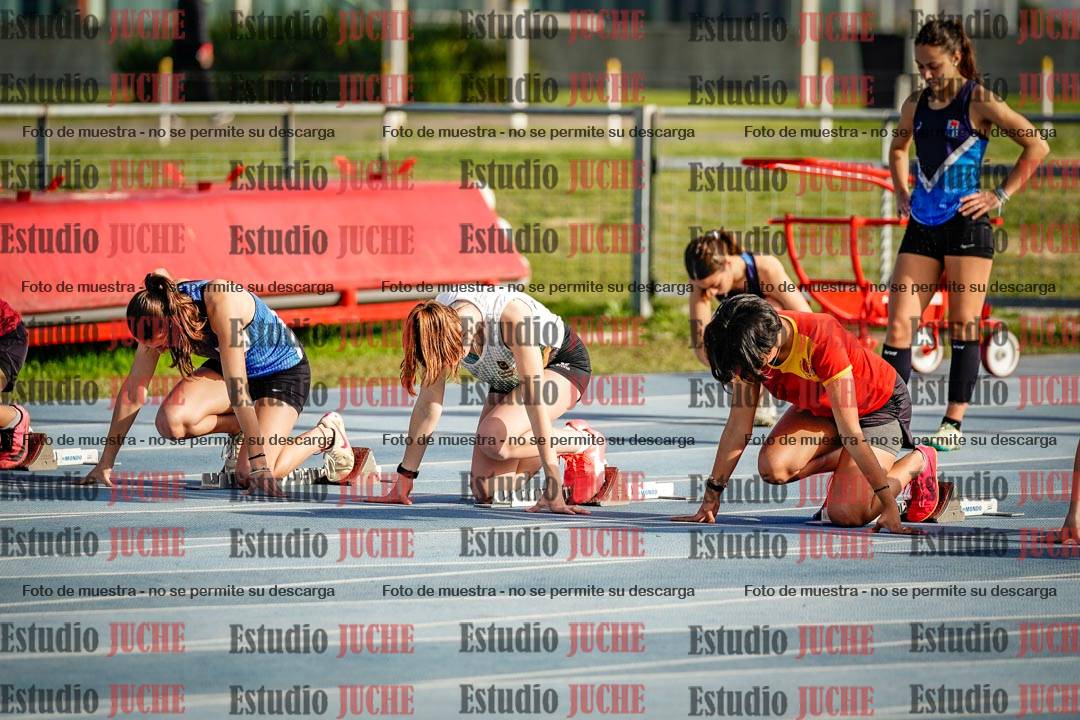 Fotos de los 100 m con vallas de mujeres - heptatlón 1