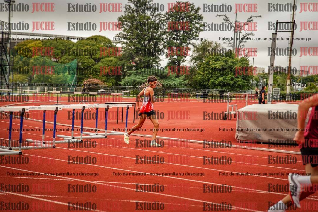Fotos de los 295 m con vallas de varones
