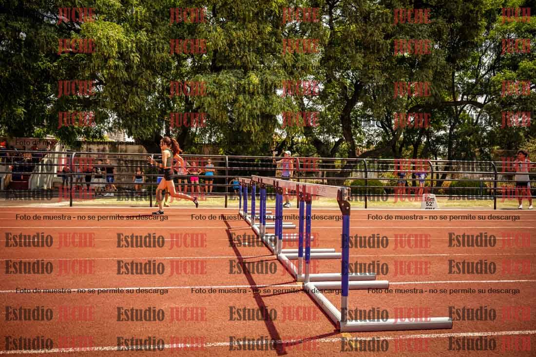 Fotos de los 100 m con vallas de mujeres