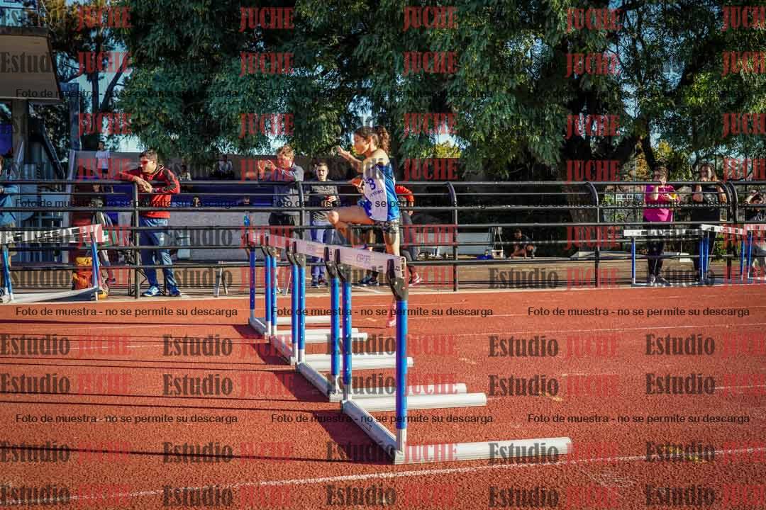 Fotos de los 80 m con vallas de mujeres - U16