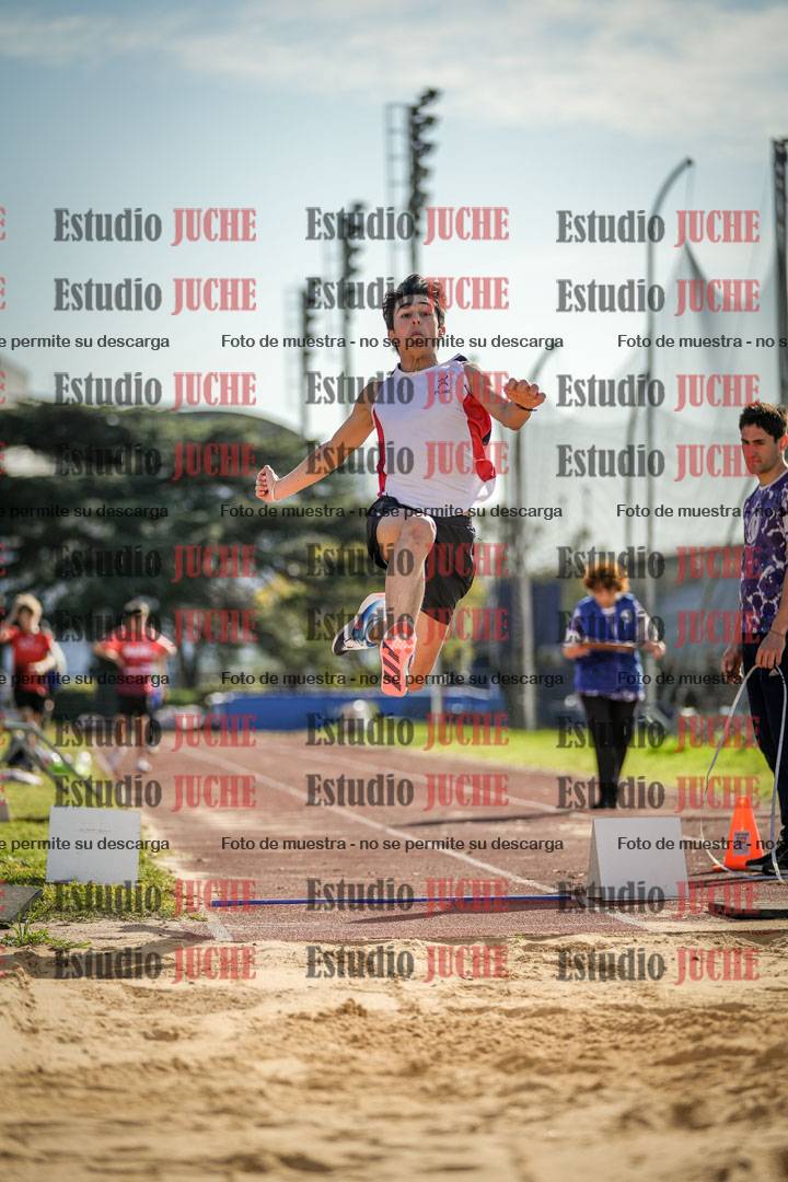 Fotos del salto en largo de varones - ambas categorías