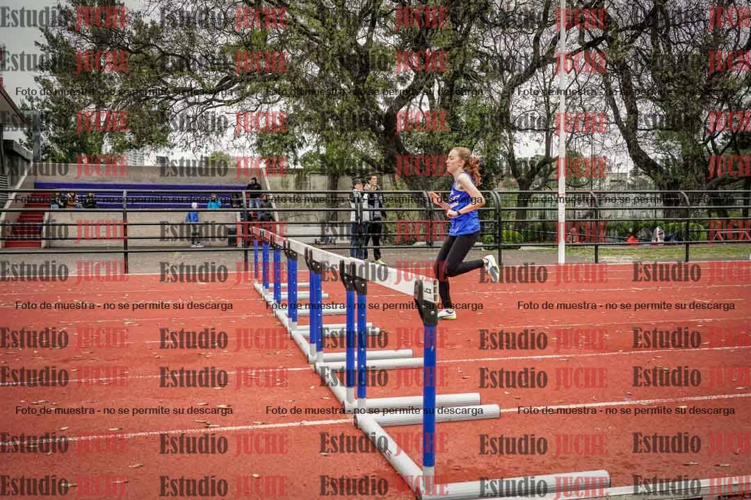 Fotos de los 295 m con vallas de mujeres - U16