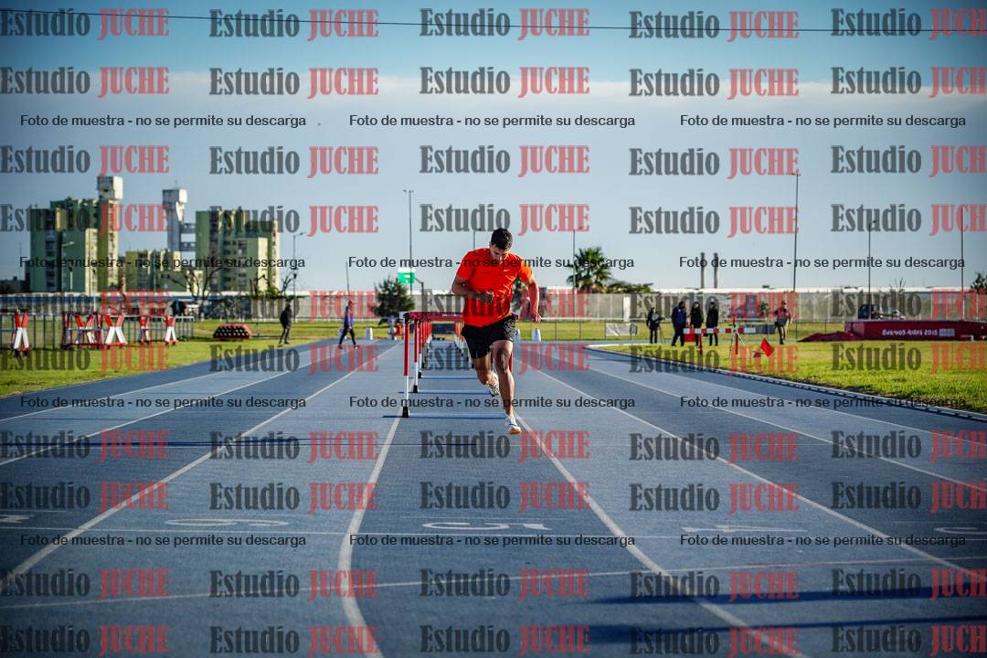 Fotos de los 110 m con vallas de varones - decatlón 6