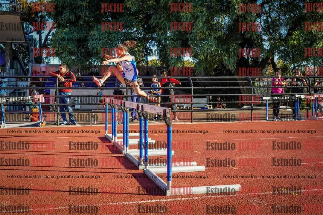 Fotos de los 80 m con vallas de mujeres - U16