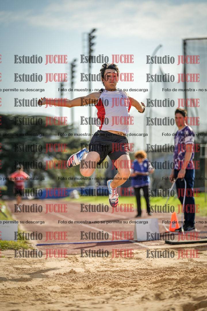 Fotos del salto en largo de varones - ambas categorías