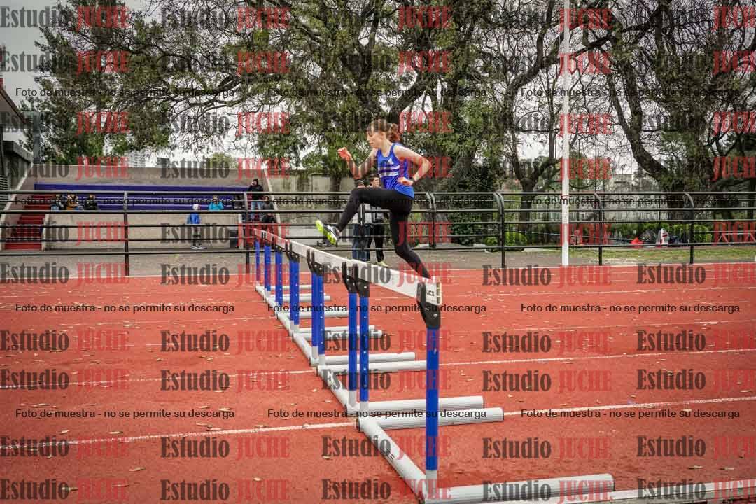 Fotos de los 295 m con vallas de mujeres - U16