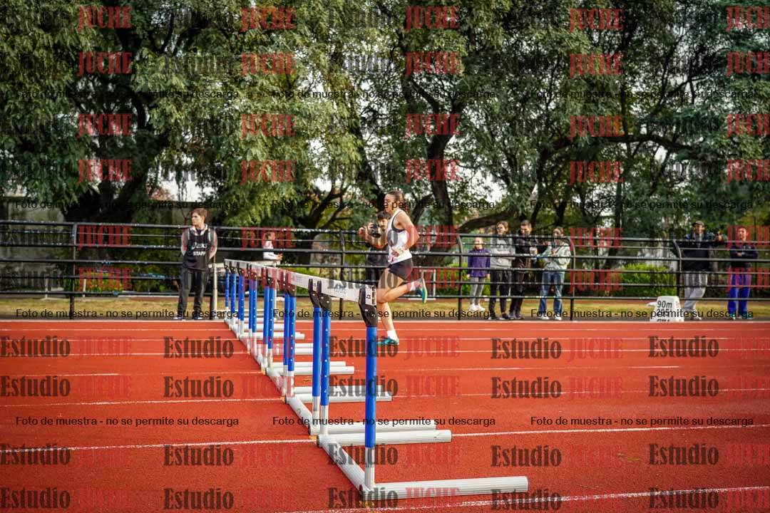 Fotos de los 100 m con vallas de mujeres - heptatlón 1