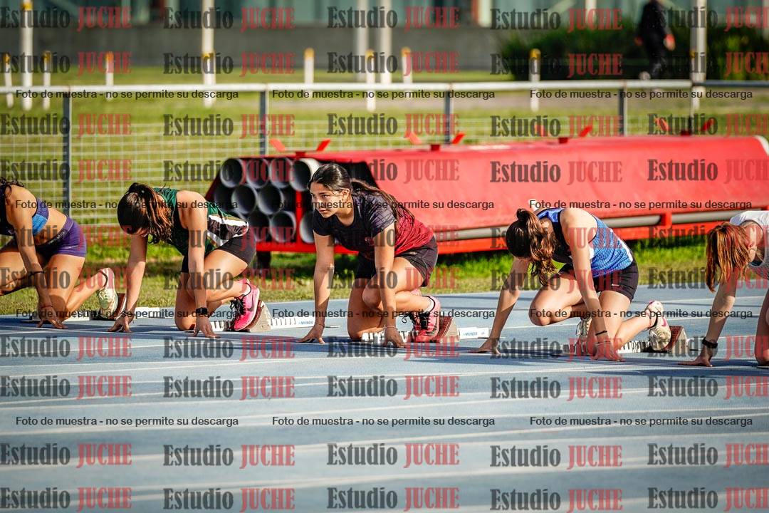 Fotos de los 100 m con vallas de mujeres - heptatlón 1