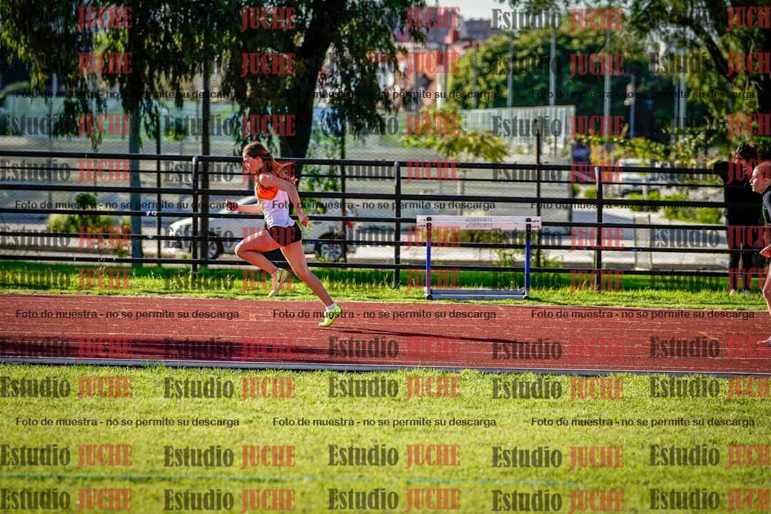 Fotos de los 295 m con vallas de mujeres