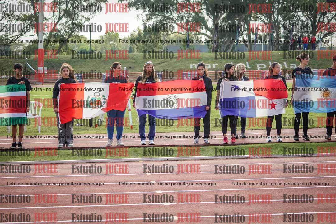 Fotos de algunos extras y podios del día 1