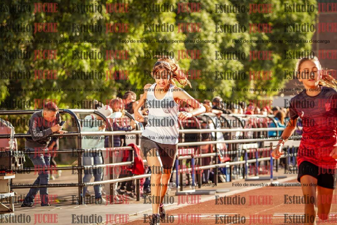 Fotos de los 80 m con vallas de mujeres - U16