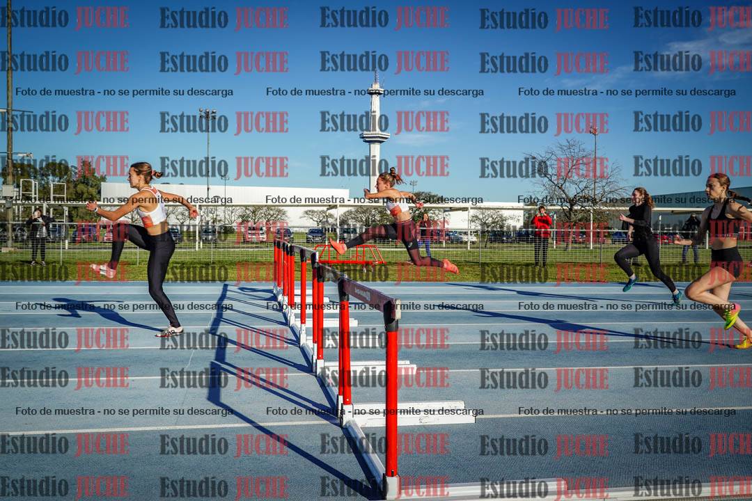 Fotos de los 100 m con vallas de mujeres